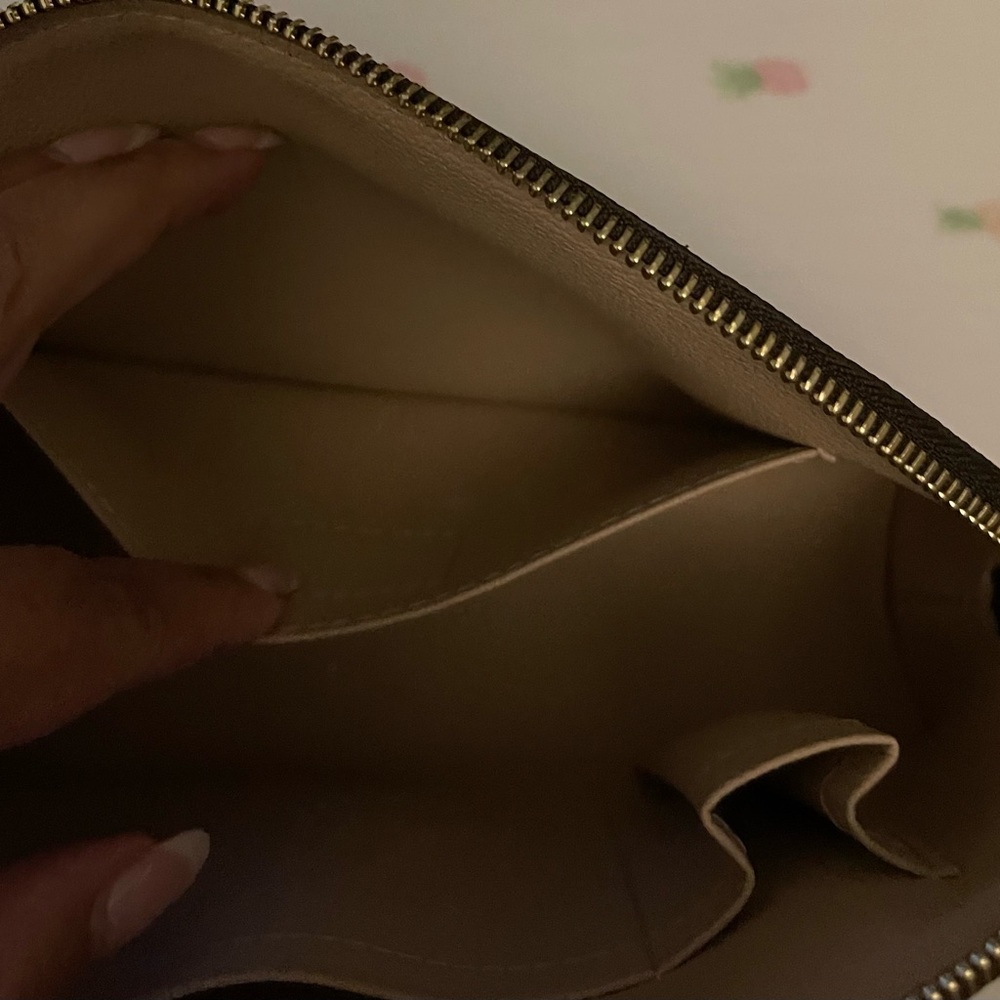 Cosmetic Bag - Picture 4 of 5